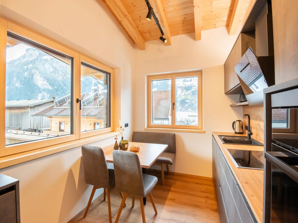 Apartment | Dining