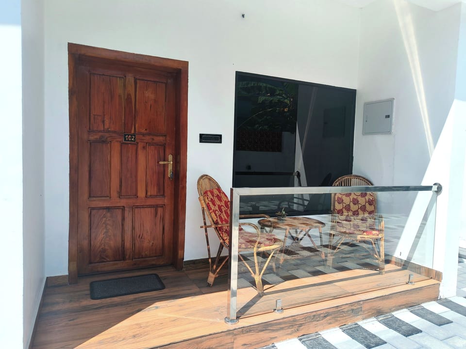 Deluxe Room, Balcony | Balcony
