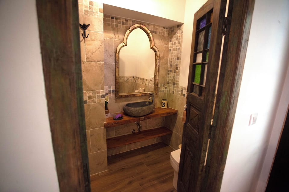 Deluxe Triple Room | Bathroom | Shower, hair dryer, towels, soap