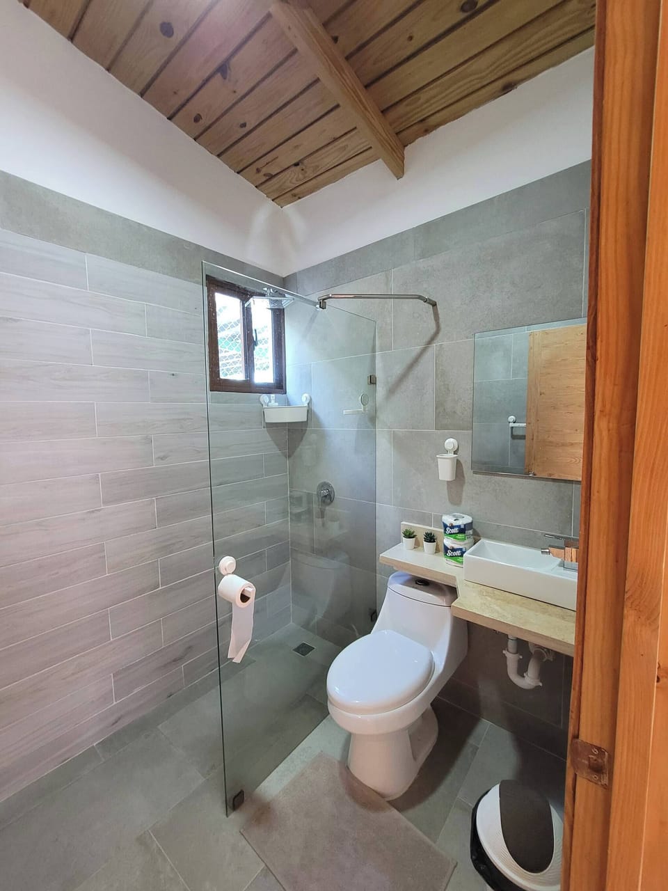 Room, 1 Bedroom, Smoking, Private Pool | Bathroom