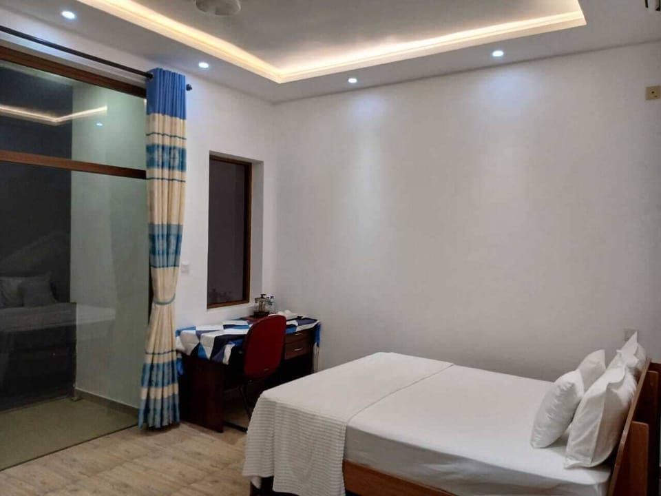 Superior Double Room, Balcony | Laptop workspace, free WiFi