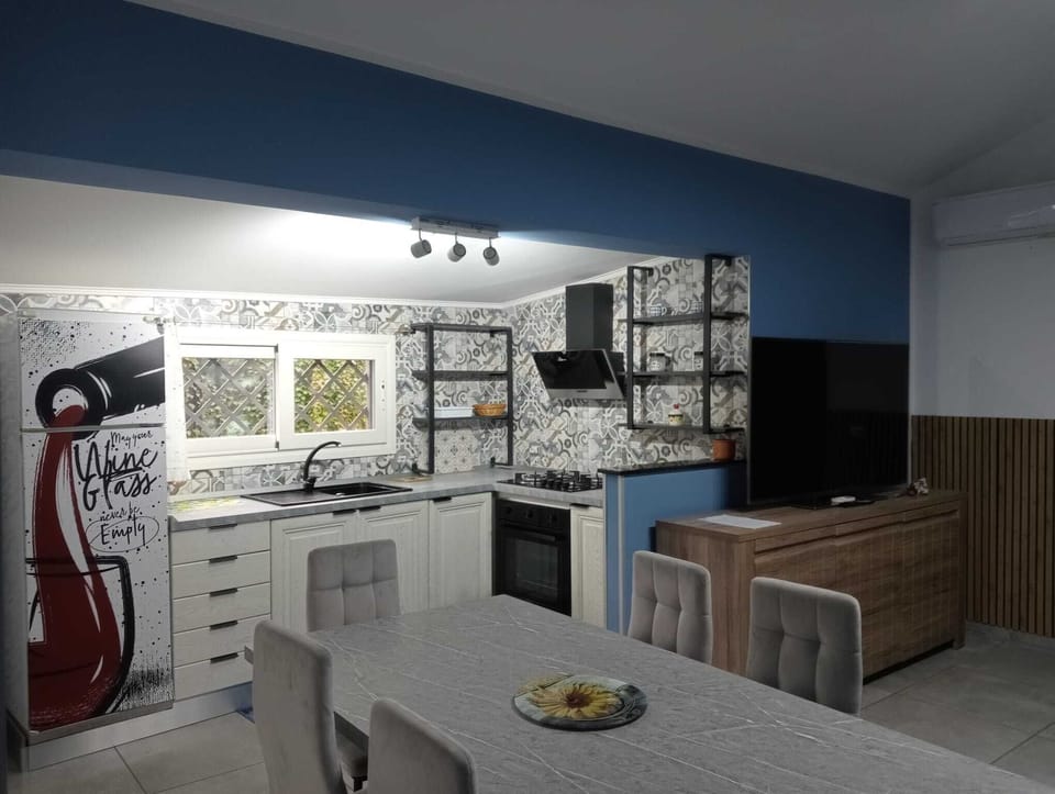 House, 2 Bedrooms, Accessible, Smoking | Interior