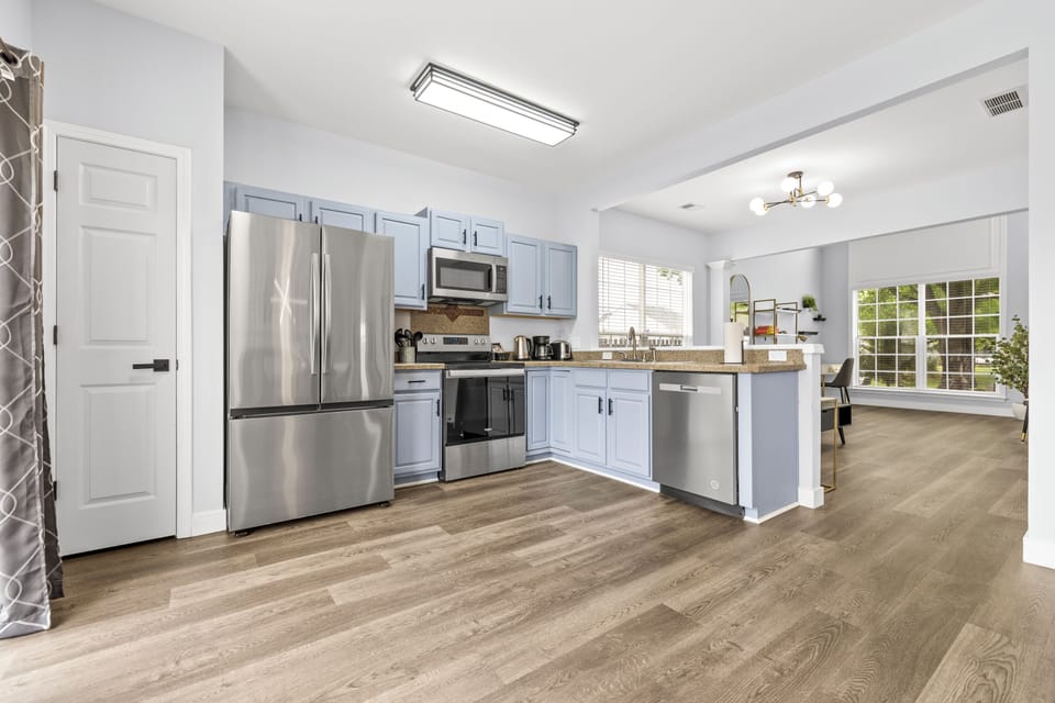 Family House, 3 Bedrooms, Fireplace, Courtyard View | Private kitchen | Fridge, microwave, oven, stovetop