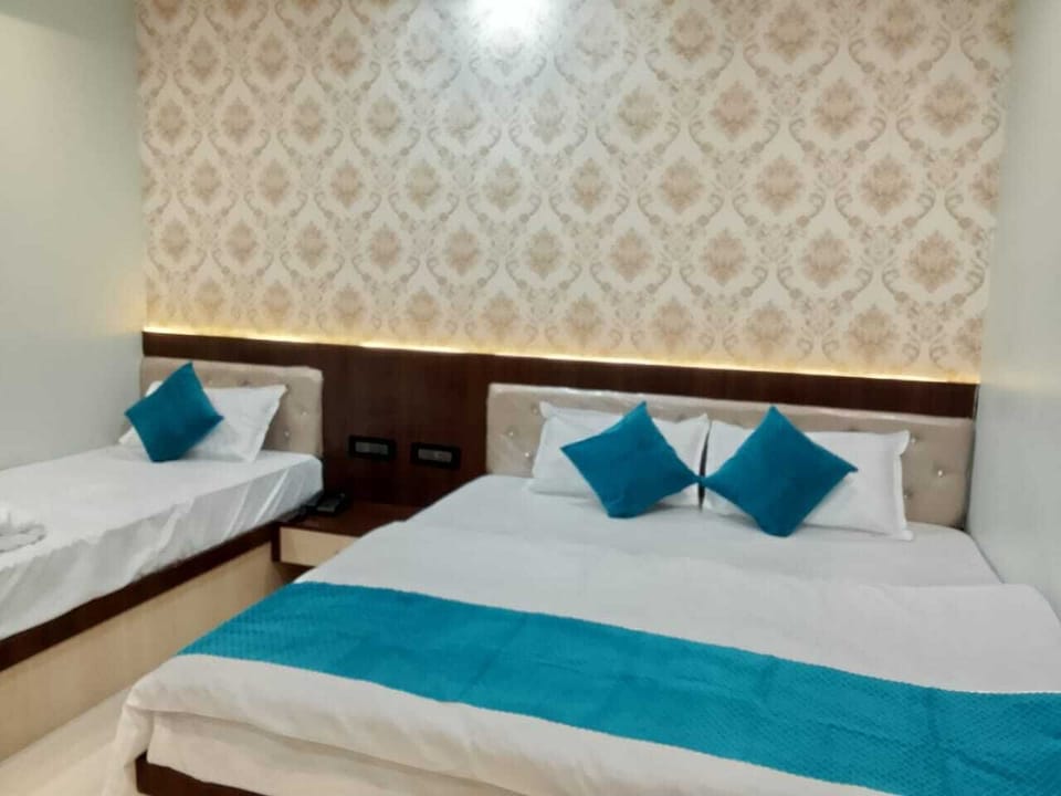 Premium bedding, memory foam beds, desk, laptop workspace