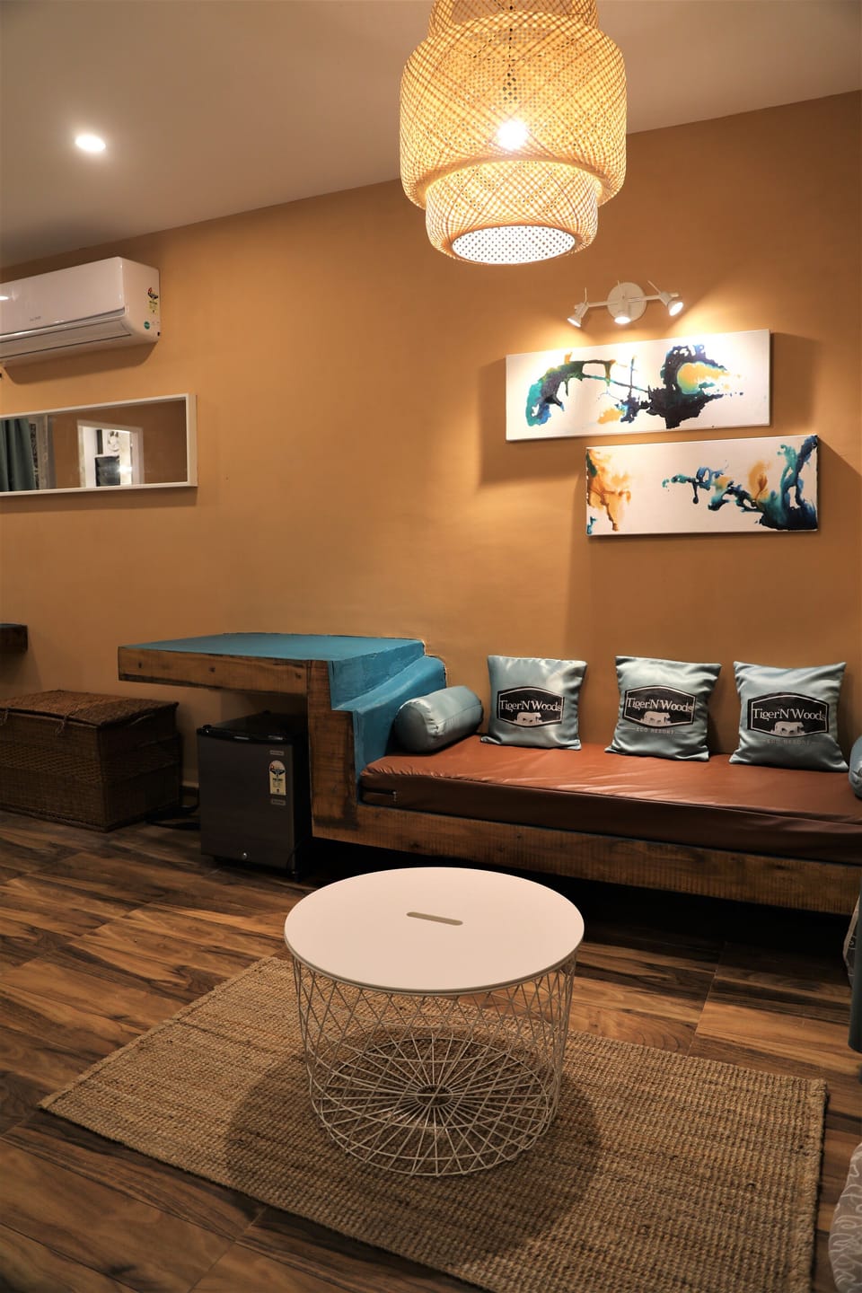 Studio Suite | Bathroom | Shower, rainfall showerhead, free toiletries, towels
