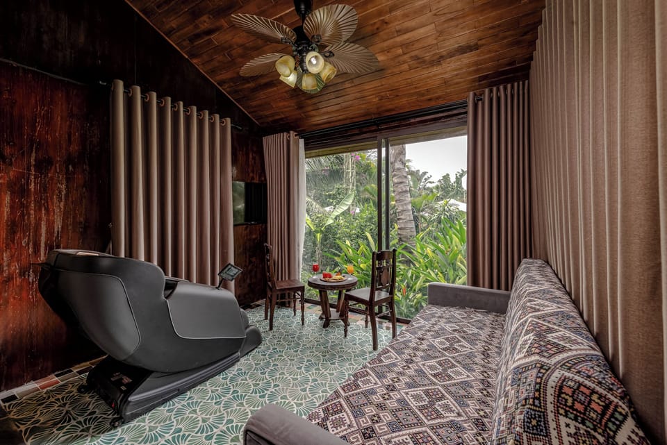 Two - Bedroom Suite with Bath | Living area