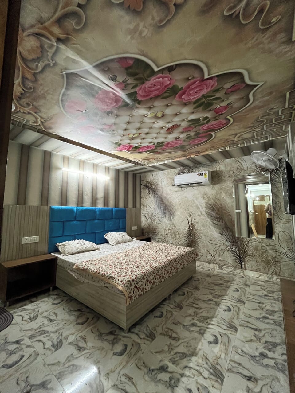 Design Room | Desk, laptop workspace, bed sheets