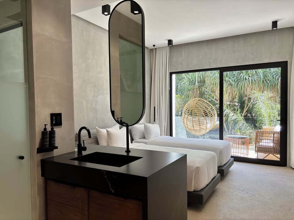 IRIS Connecting | Blackout drapes, soundproofing, free WiFi, bed sheets