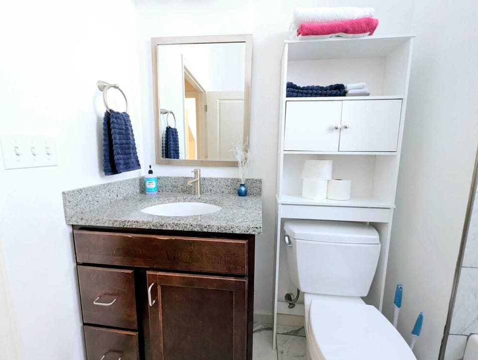 Bathroom sink