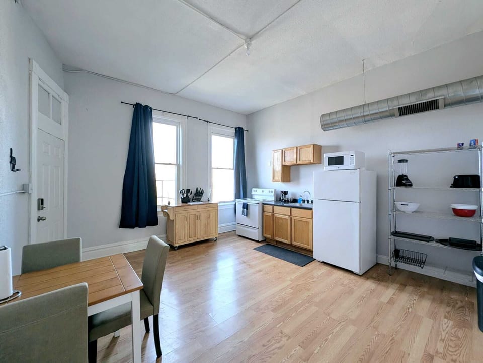 The kitchen feature offering ample room for meal prep.
