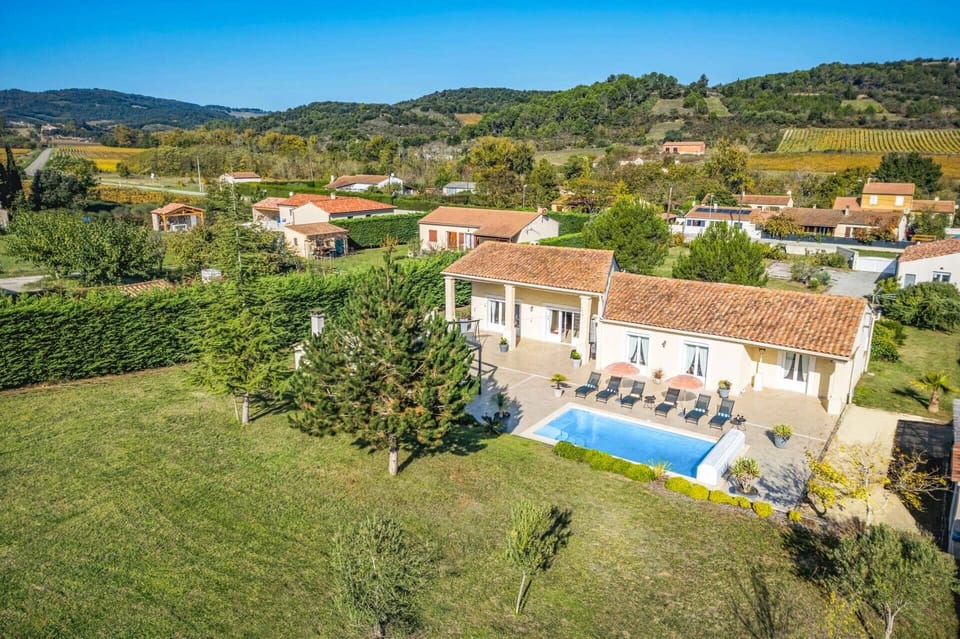 Villa Loupia image