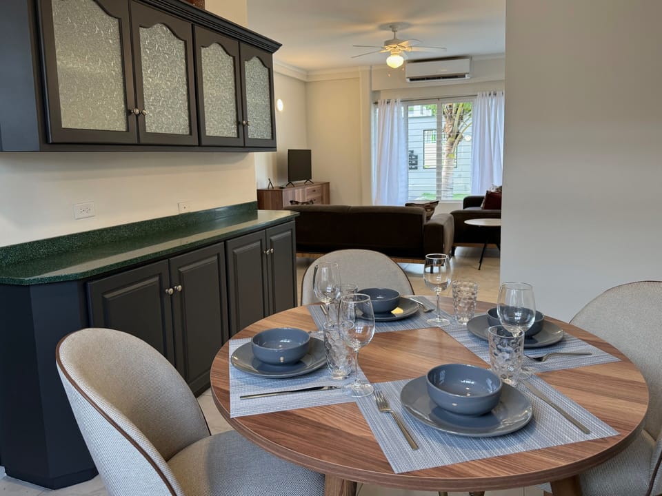 Val Verde 101 - Dining (3)