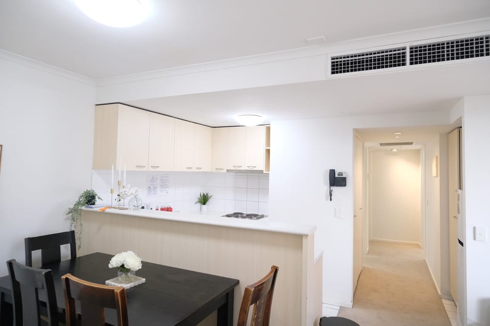 Deluxe Apartment, 3 bedrooms, 1 living room | Dining room