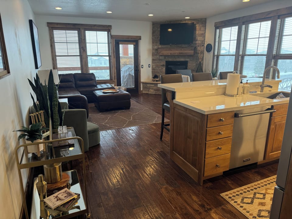 Entering kitchen & TV room