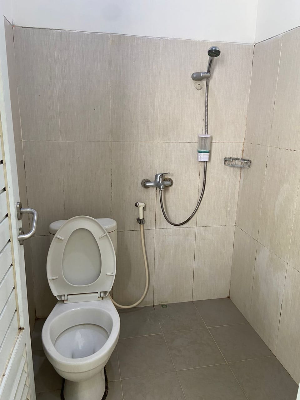 Deluxe Double Room | Bathroom | Shower, towels, soap