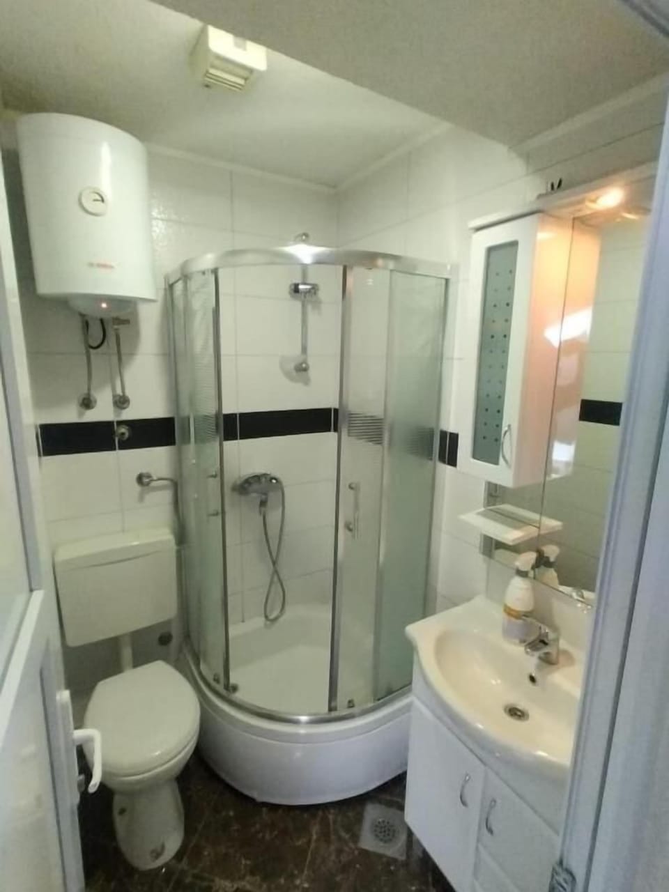 Classic Room, Courtyard View | Bathroom