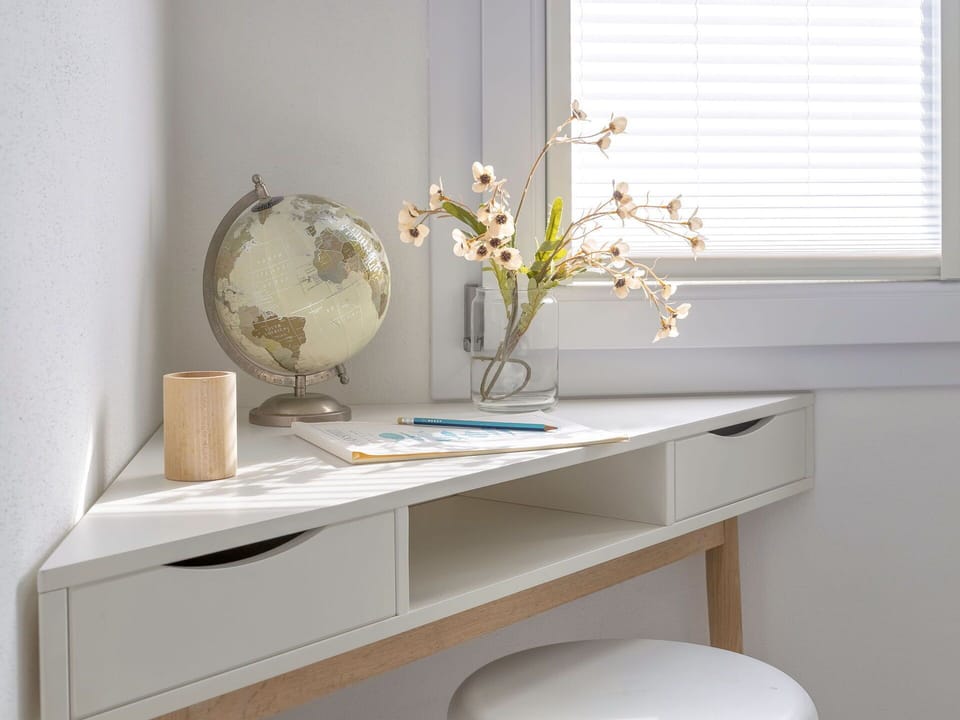 Furniture, Property, Table, Plant, Wood, Interior Design, Flooring, Floor, Picture Frame, Chair