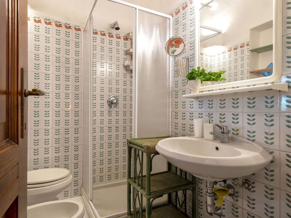 Furniture, Property, Table, Plant, Wood, Interior Design, Flooring, Floor, Picture Frame, Chair