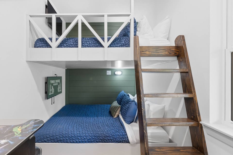 Bunk room 