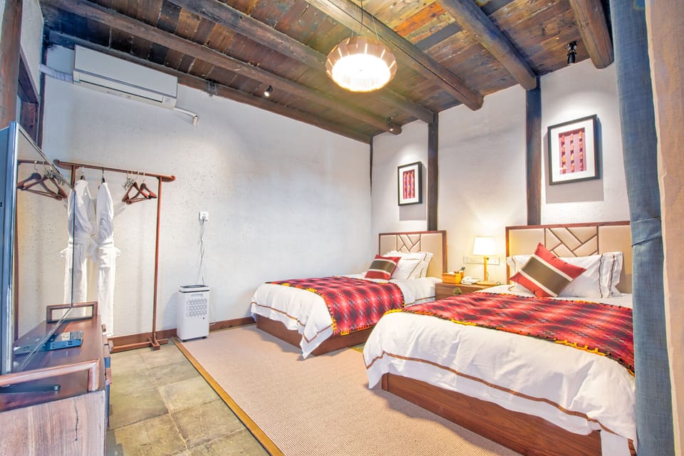Comfort Double or Twin Room, Patio, Hill View | Desk, soundproofing, free WiFi, bed sheets