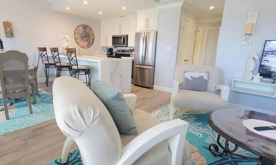 Apartment, 2 Bedrooms | Living area