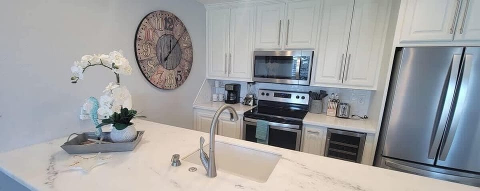 Apartment, 2 Bedrooms | Private kitchen | Coffee/tea maker, fridge, oven, toaster