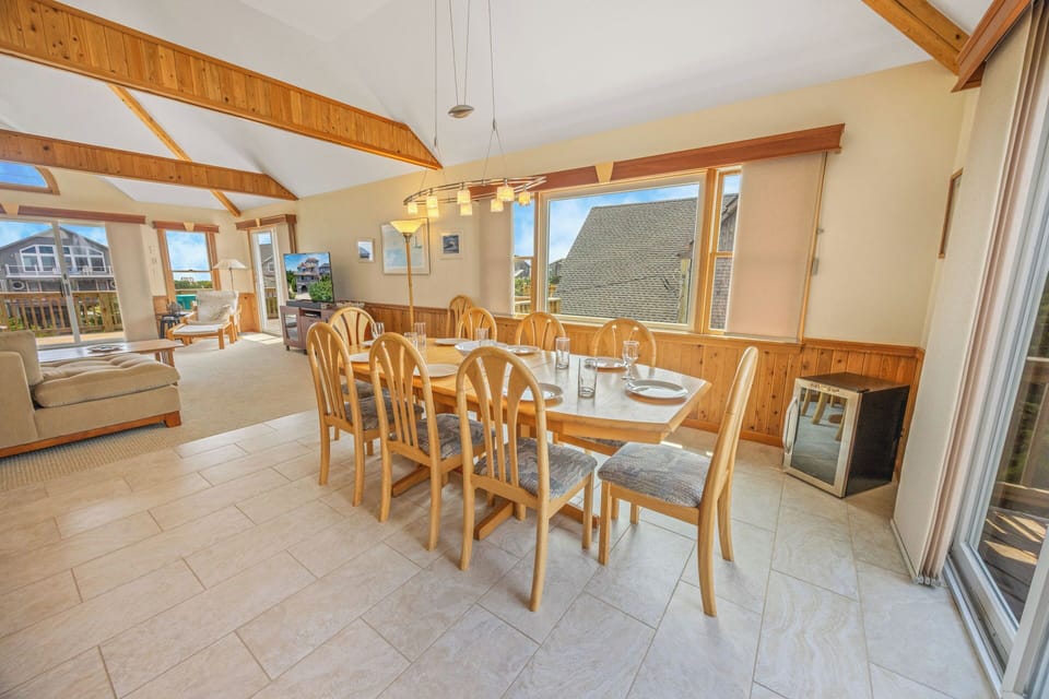 Surf or Sound Realty - 1207 - About Time - Dining Area -3