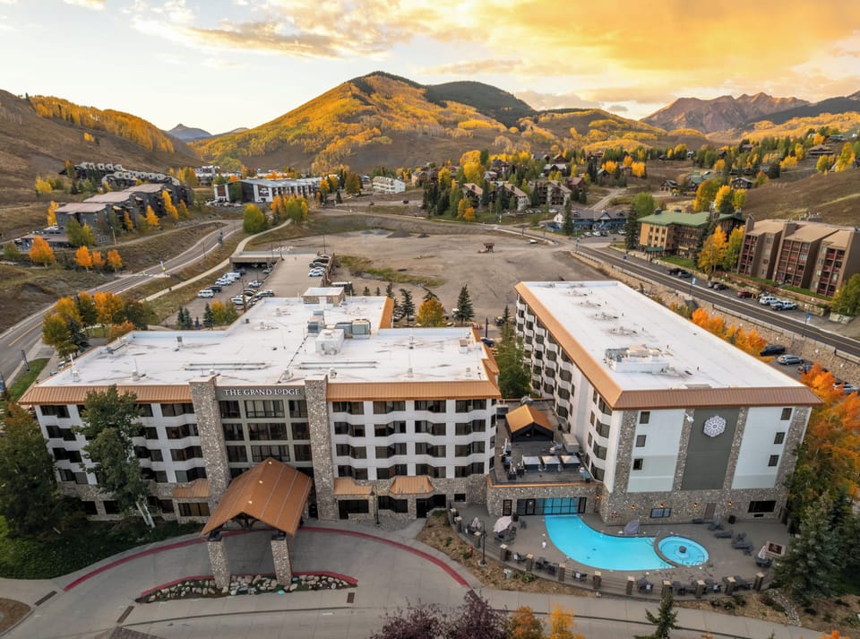 【Grand Lodge Aerial】 The lifts are 100 yards to your right — the pool is directly below