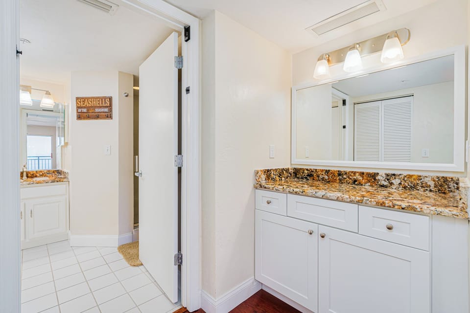 Ensuite Primary Bathroom