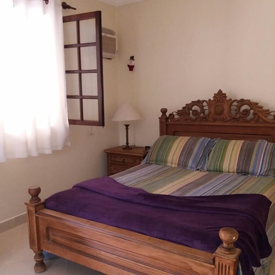 Basic Double or Twin Room | Desk