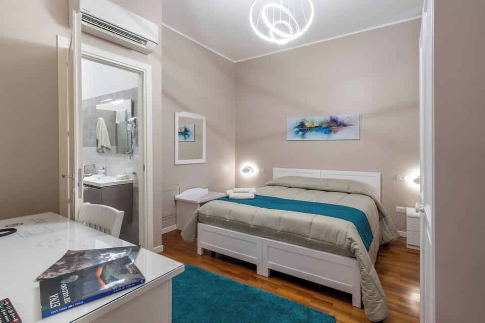Superior Double or Twin Room | Bathroom | Shower, free toiletries, hair dryer, bathrobes