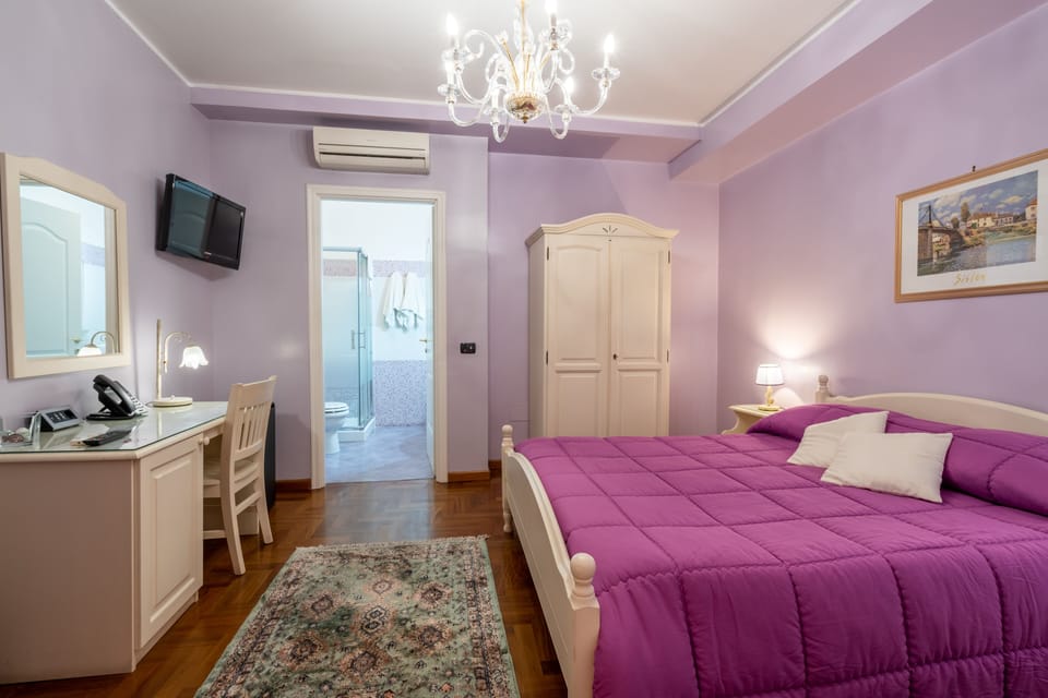 Classic Double Room | Premium bedding, minibar, in-room safe, desk