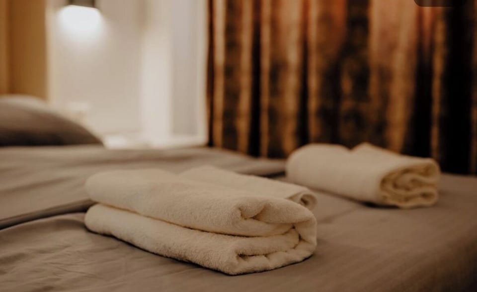 Basic Room | Soundproofing, free WiFi, bed sheets