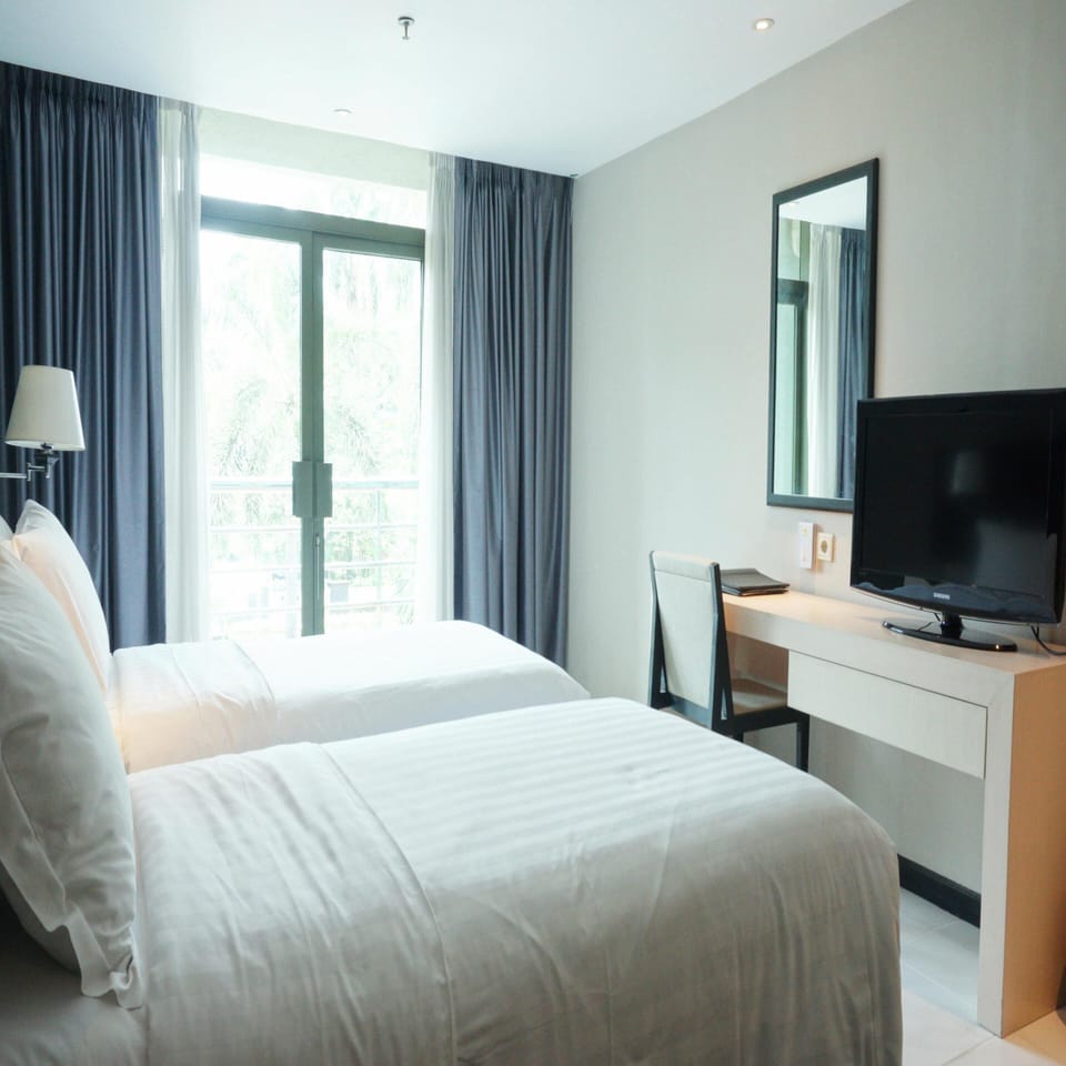 Studio Suite, 1 Twin Bed | 1 bedroom, premium bedding, minibar, in-room safe