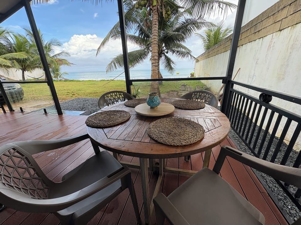 Oceanfront dining awaits—sunrise coffee, lunch, or starlit dinners w/ views.