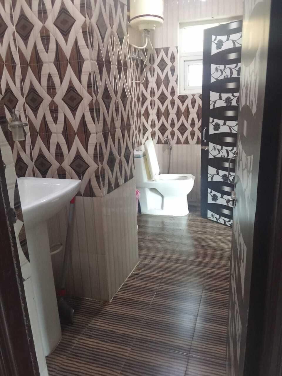 Room, Balcony, Lake View | Bathroom | Shower, towels, soap, shampoo
