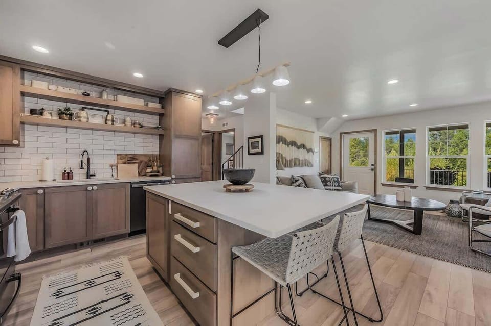 Open, warm and inviting.