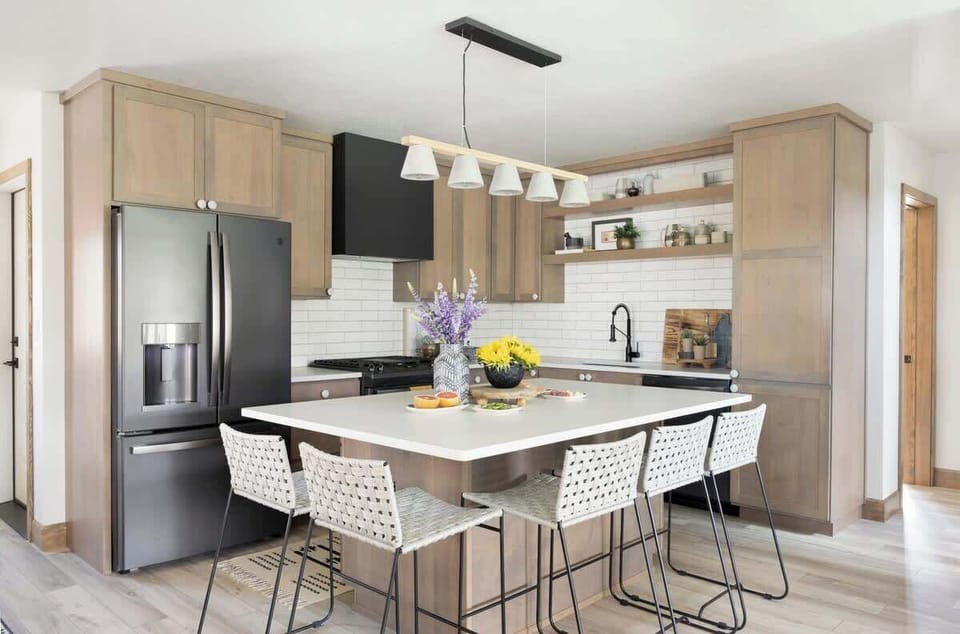 Kitchen with large island for hosting.