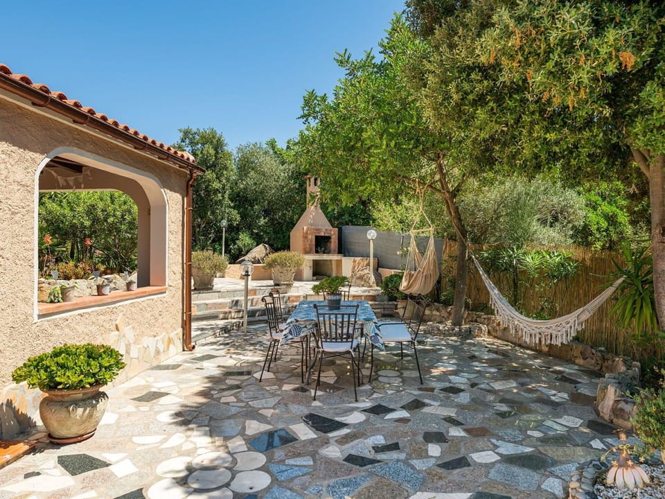 Furniture, Flagstone, Outdoor Furniture, Chair, Garden, Patio, Backyard, Tile, Landscaping, Flowerpot