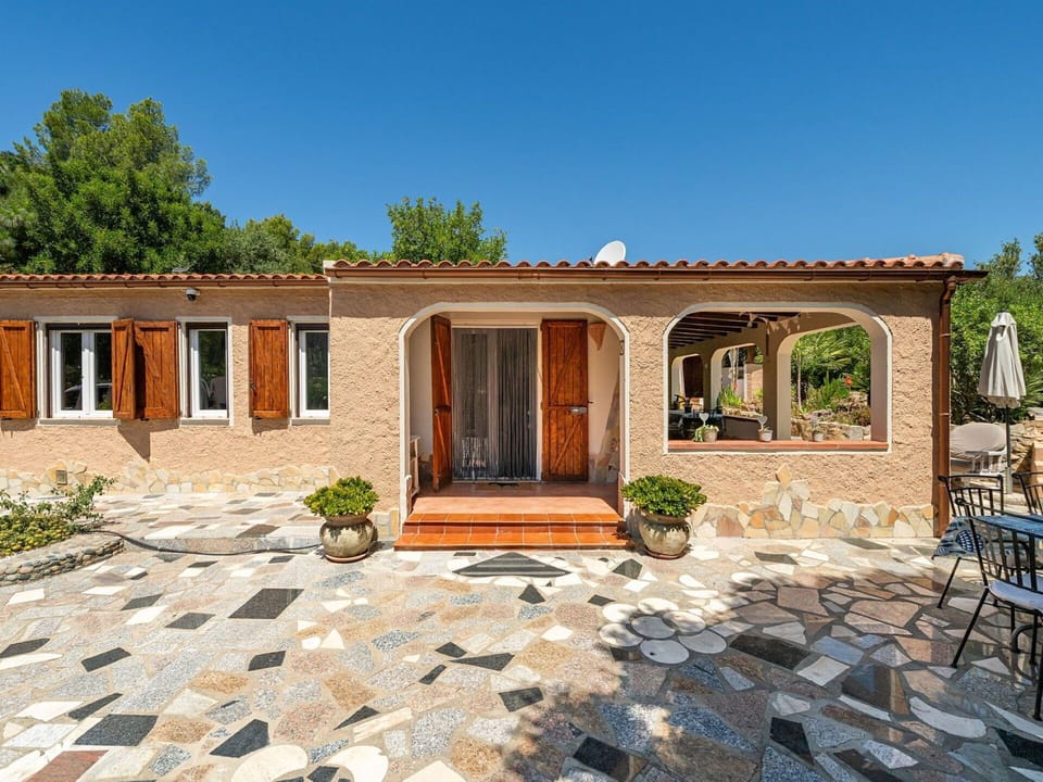 Door, Home, Cottage, Flowerpot, Estate, Flagstone, Shade, Garden, Concrete, Patio