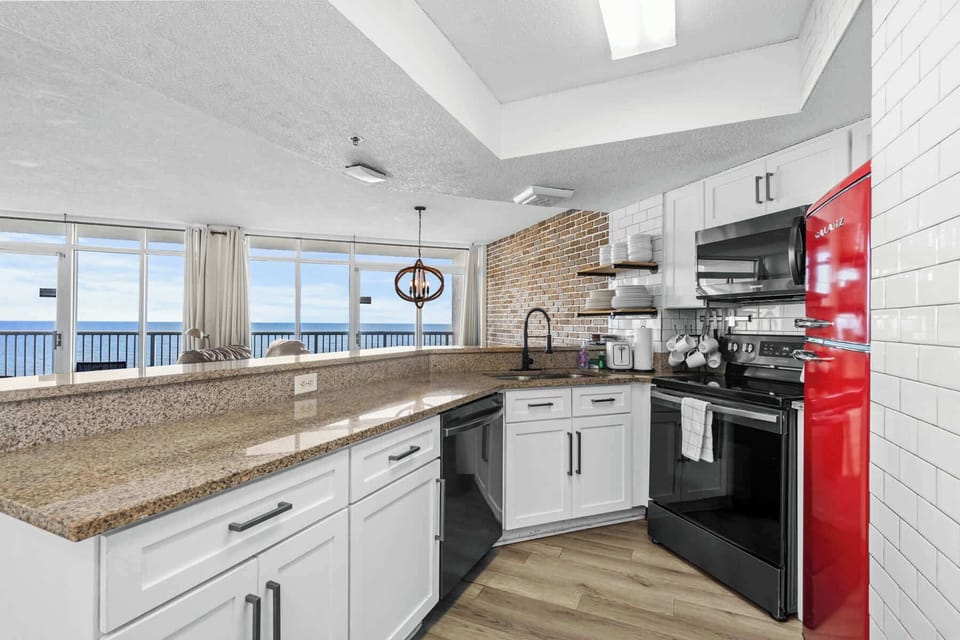 Chic Kitchen Space