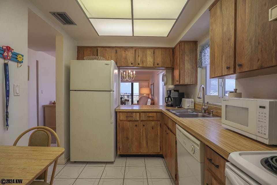 Eat In Kitchen at Sand Caper 601