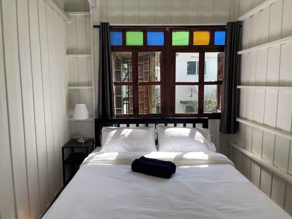 Classic Single Room, 1 Queen Bed, Non Smoking | Free WiFi
