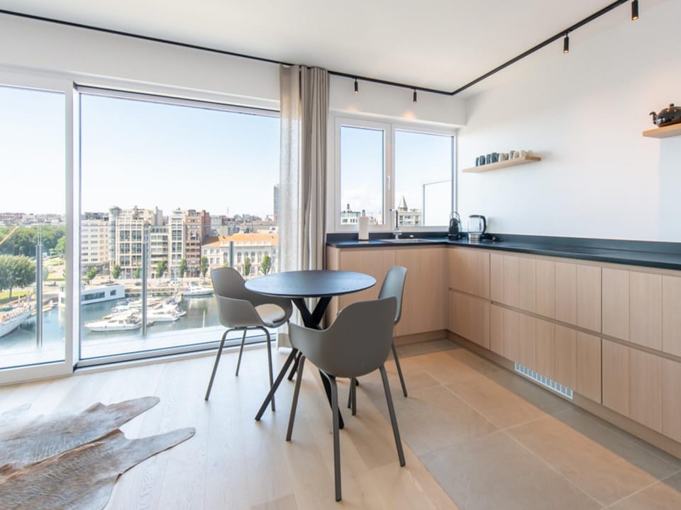 Apartment | Dining