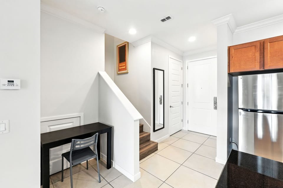 Uncluttered open concept main floor provides plenty of room