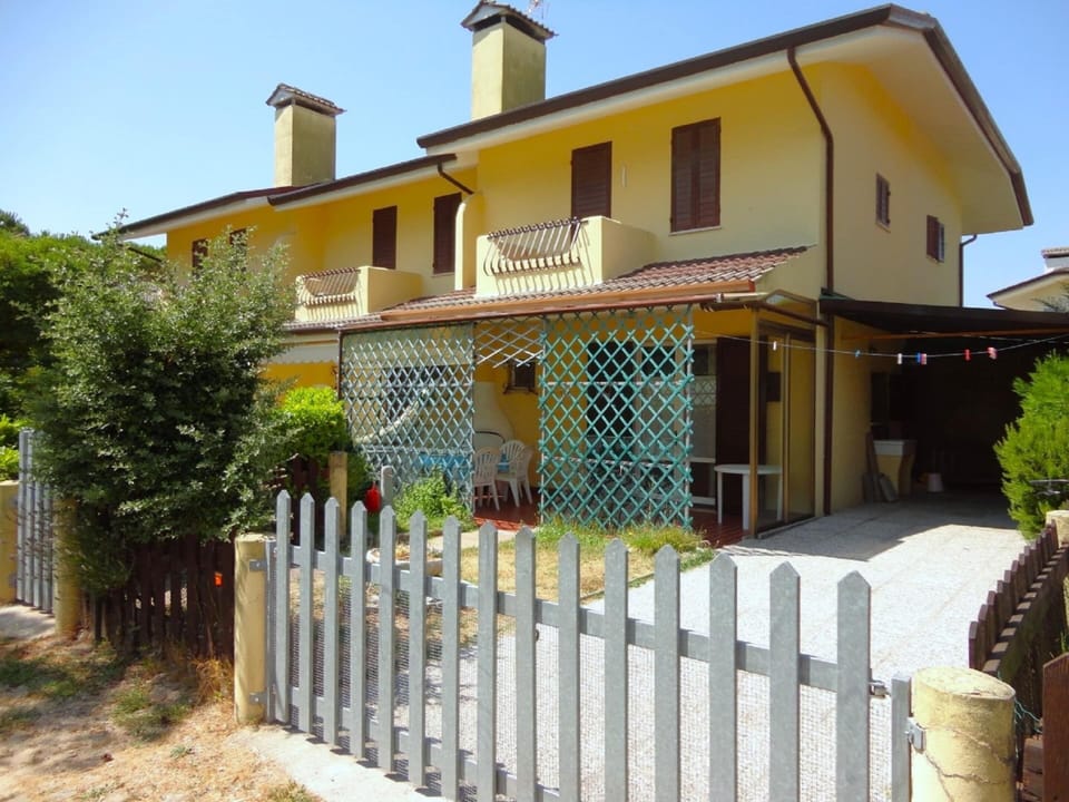 Villa | Exterior