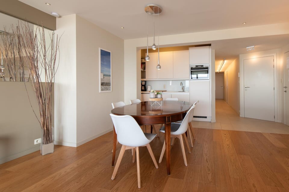 Apartment | Dining