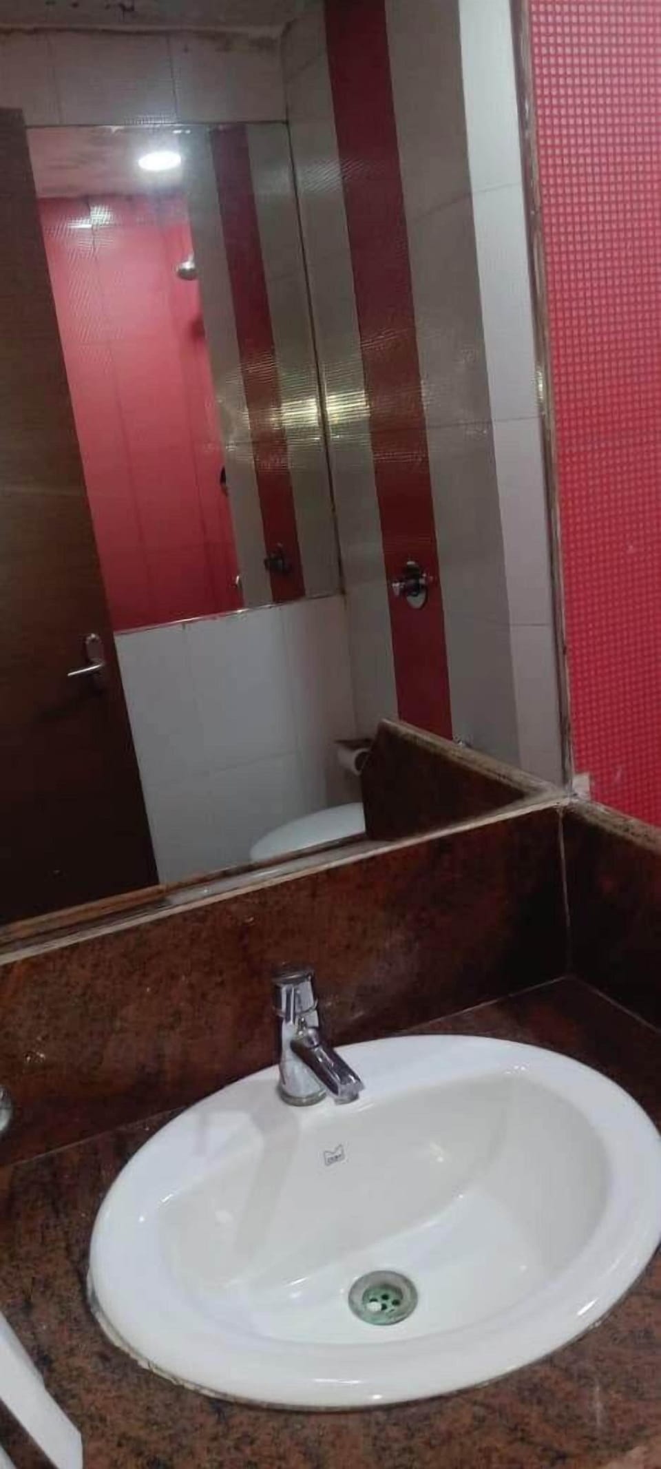 Standard Room | Bathroom | Shower, soap, shampoo, toilet paper