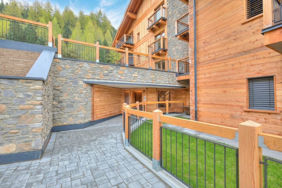 Family Apartment, 2 Bedrooms, 2 Bathrooms, Mountainside (Edelweiss) | Exterior