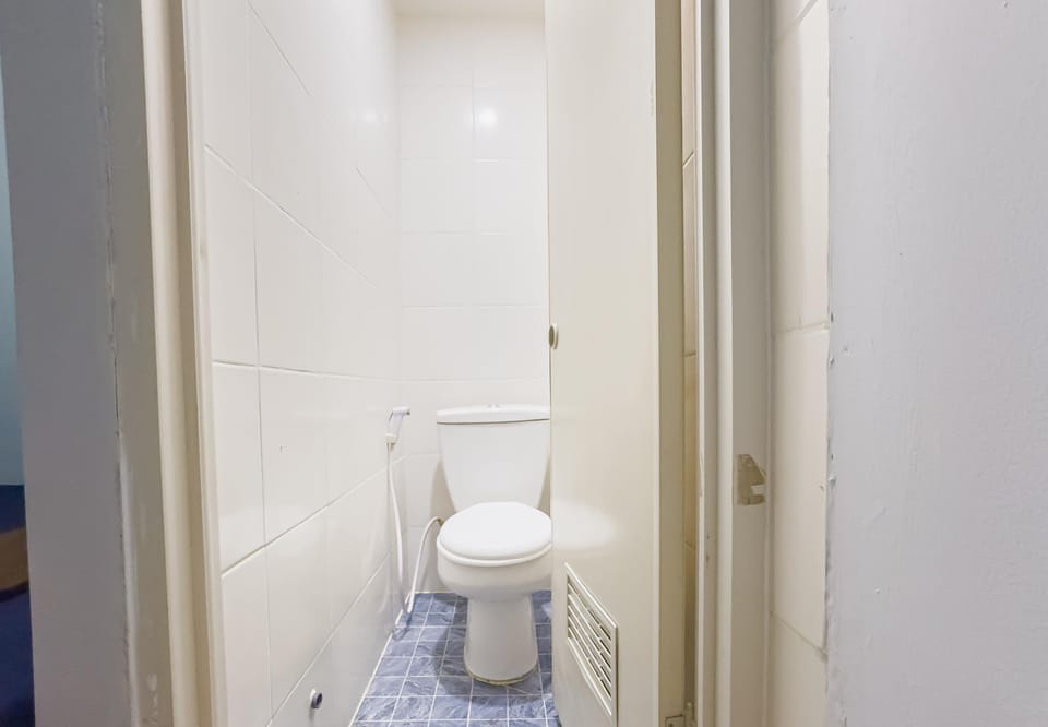 Basic Double Room | Bathroom | Shower, towels, soap, shampoo